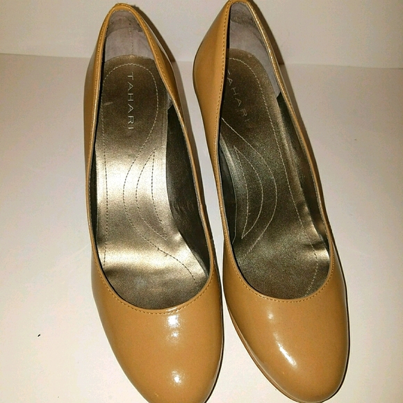 Tahari size 9 womens heel - Picture 1 of 9